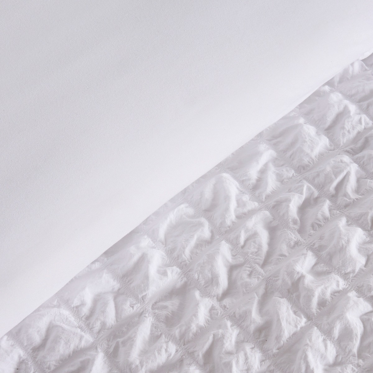 OHS Geometric Seersucker Duvet Set, White - King>