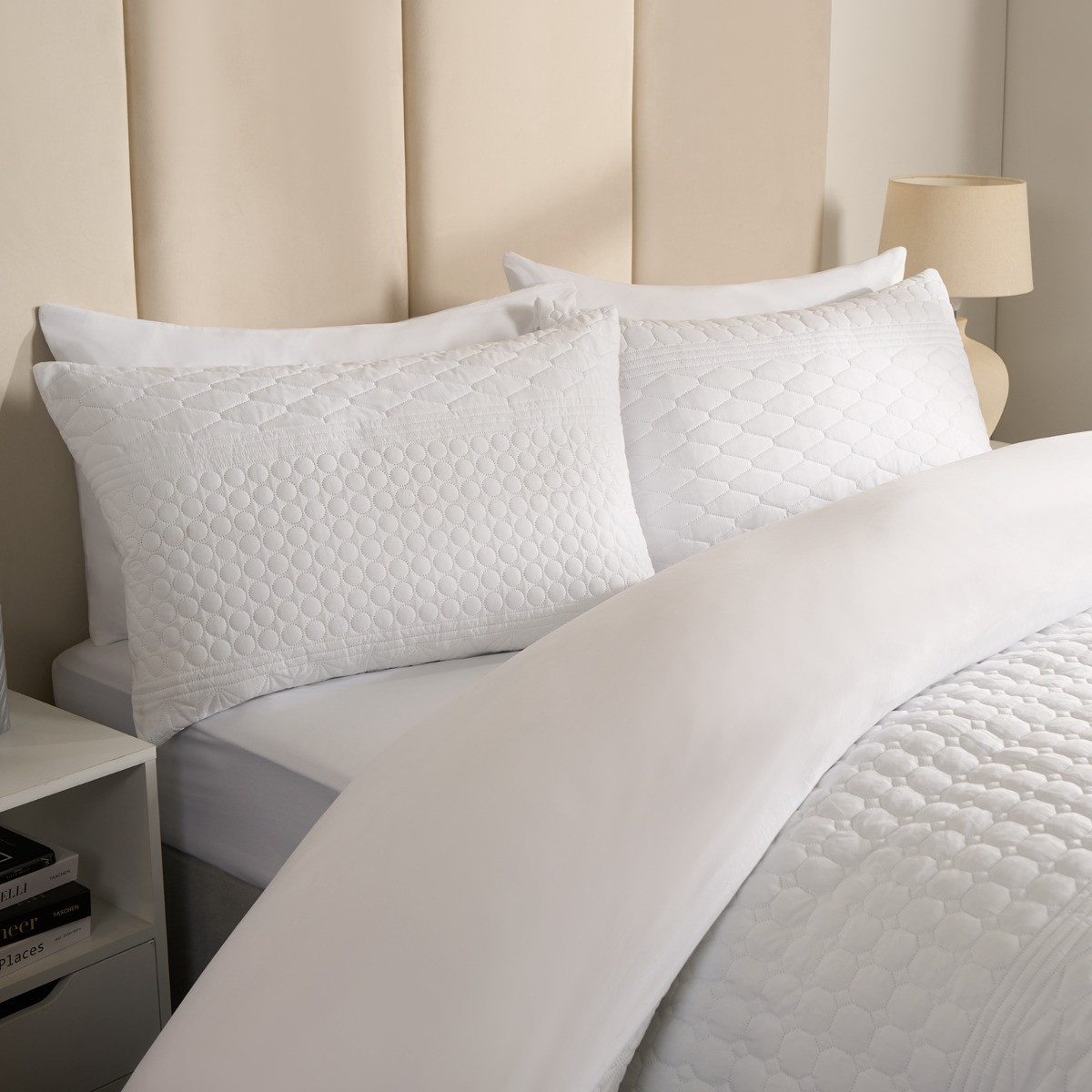 OHS Tribal Quilted Duvet Set, White - Single>