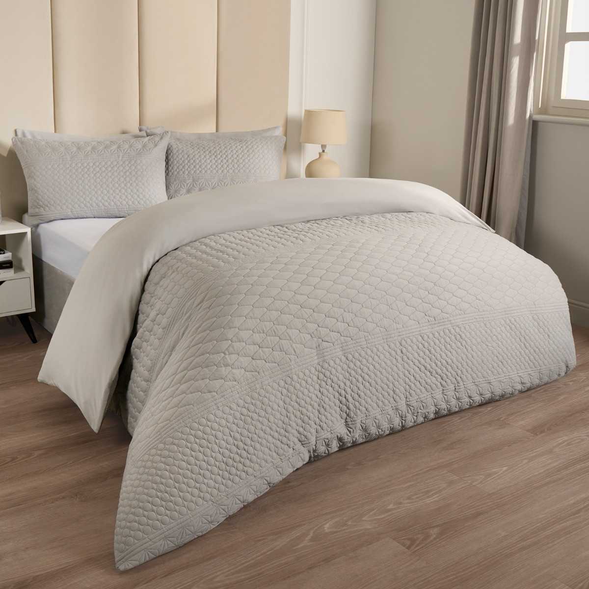 OHS Dakota Quilted Tribal Duvet Set - Grey>