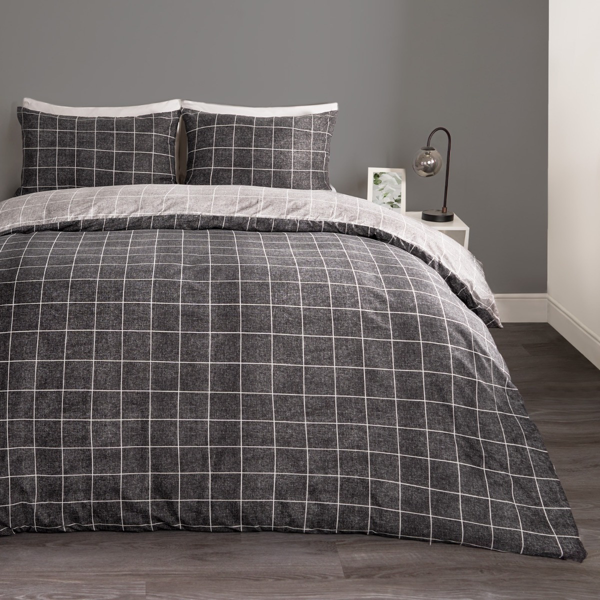 OHS Fine Line Check Reversible Duvet Set, Charcoal/Black - Double>