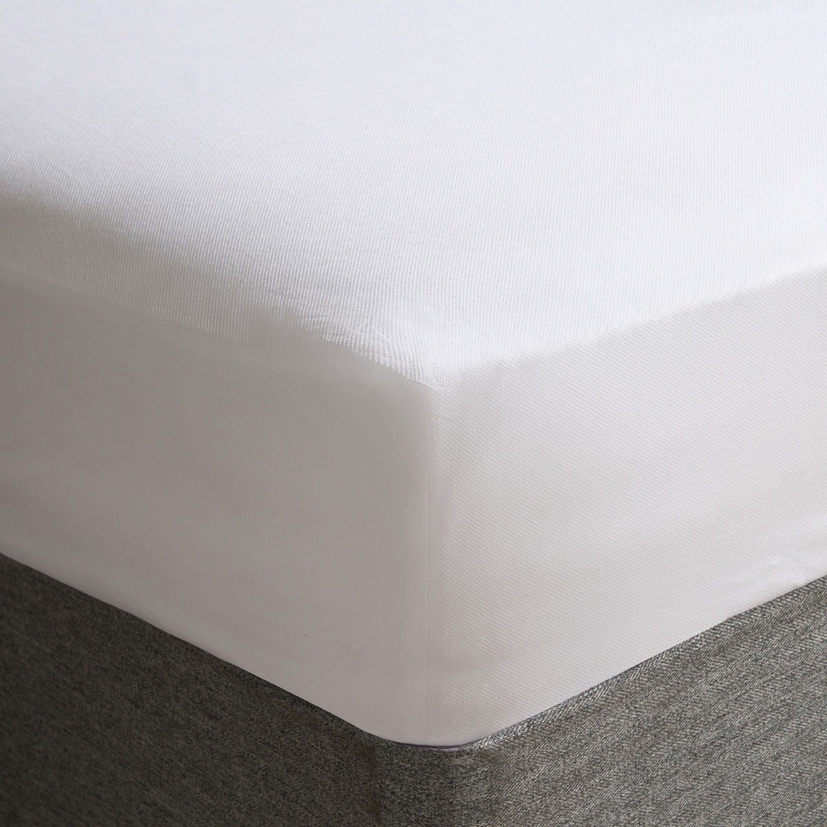 OHS Waterproof Mattress Protector, White - Double>