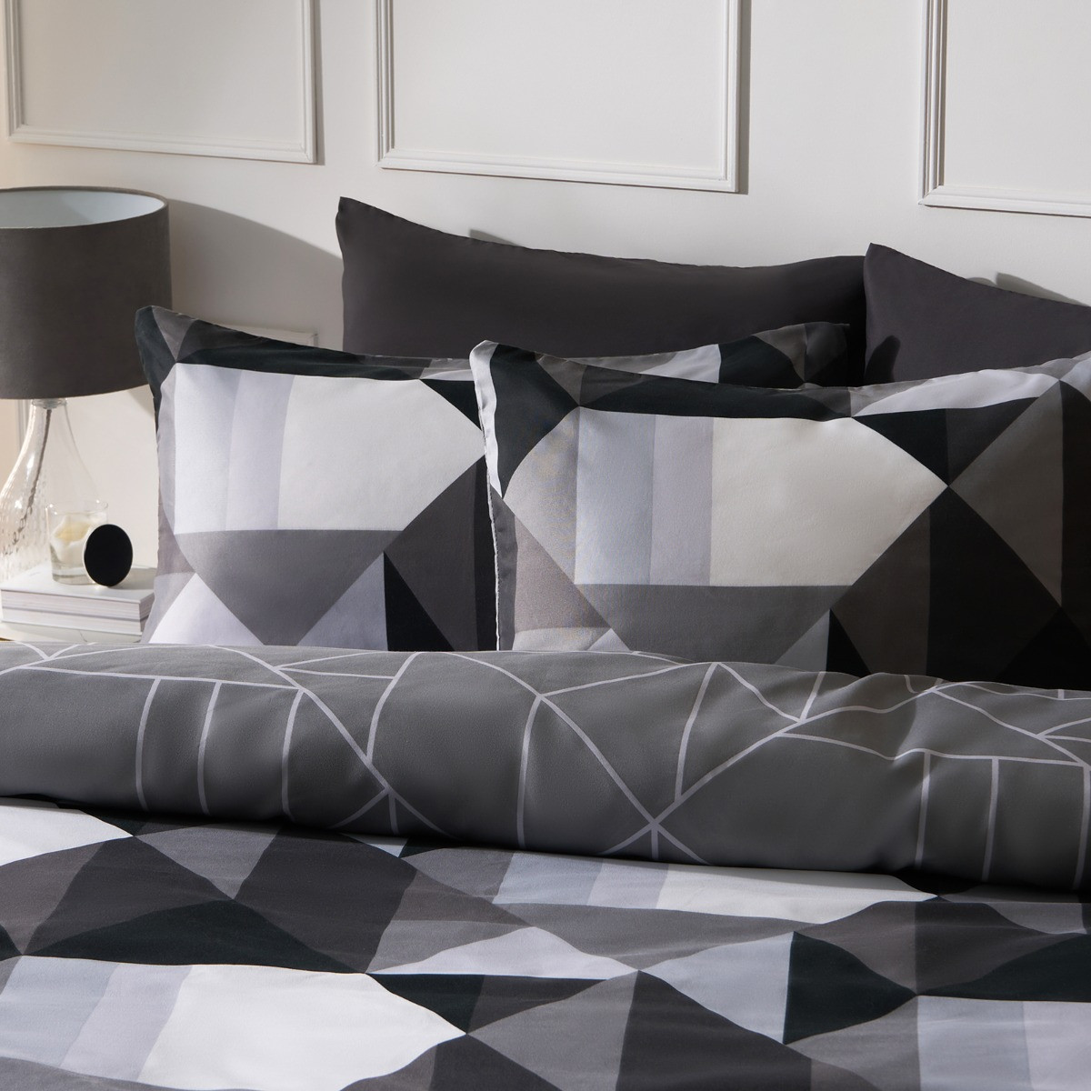 OHS Mason Retro Geometric Reversible Duvet Cover Set - Monochrome >