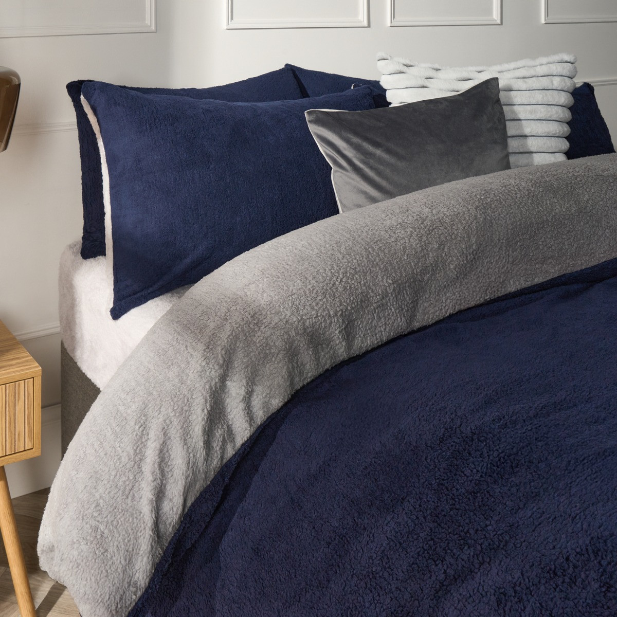 OHS Teddy Fleece Reversible Duvet Cover Set, Navy/Grey - Superking >