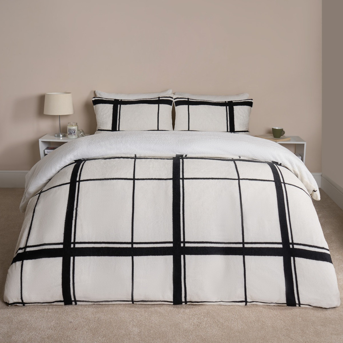 OHS Oakley Grid Teddy Duvet Set, Natural/Black - Double>