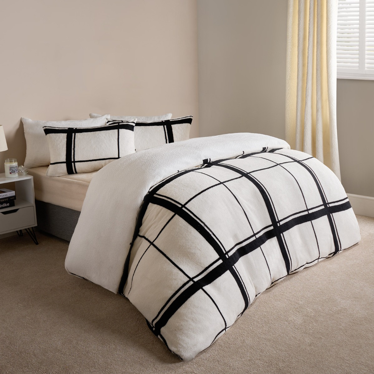 OHS Oakley Grid Teddy Duvet Set, Natural/Black - Single >