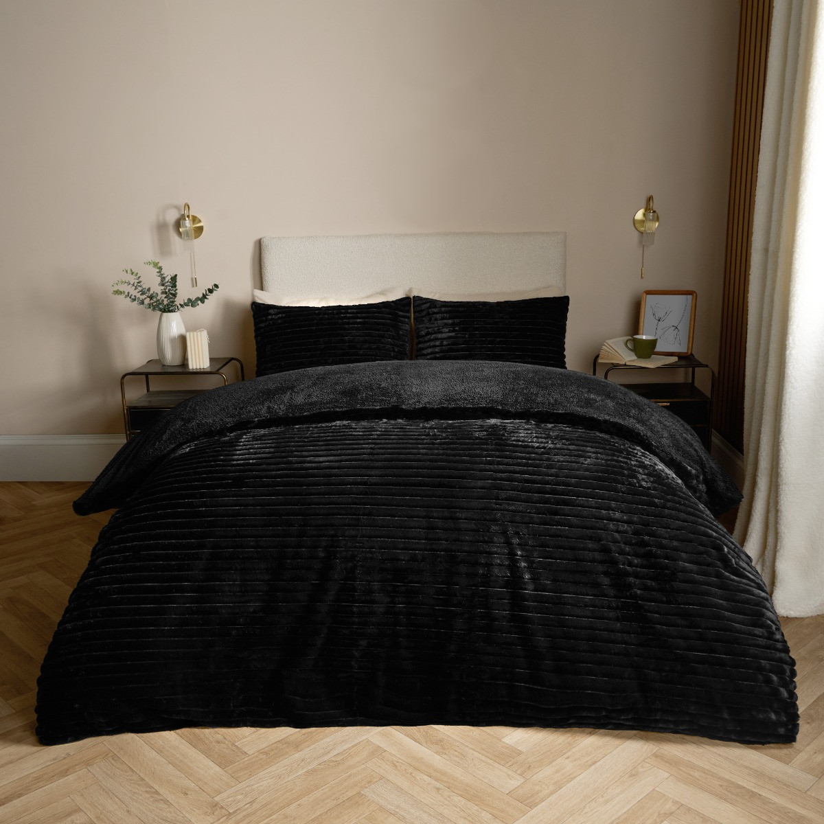 OHS Ribbed Faux Fur Duvet Set, Black - Double >