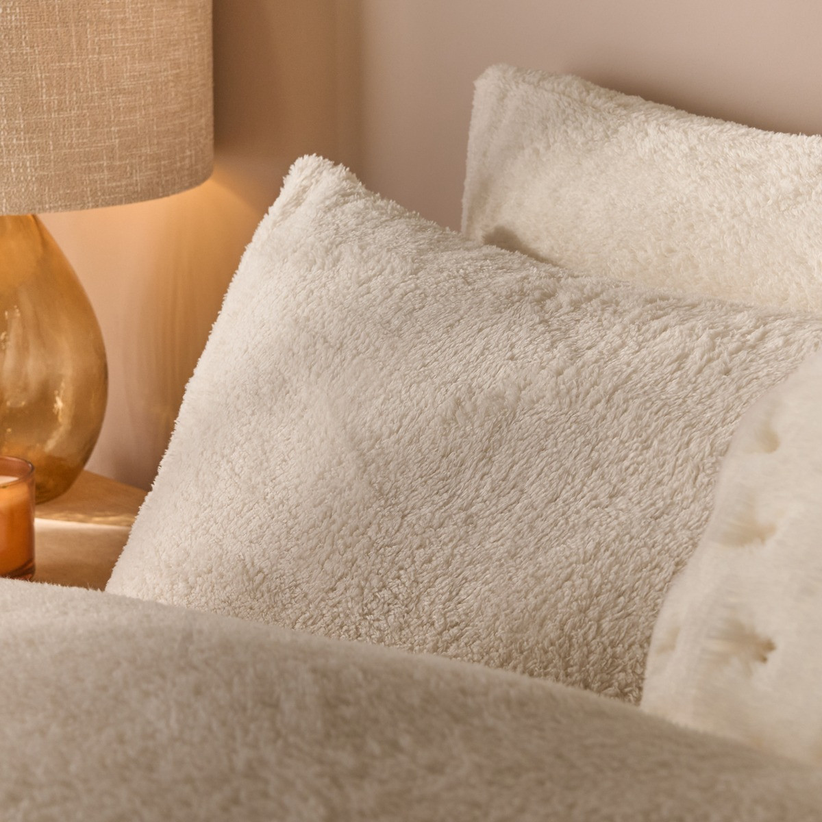 OHS Teddy Fleece Pillowcases - Cream>