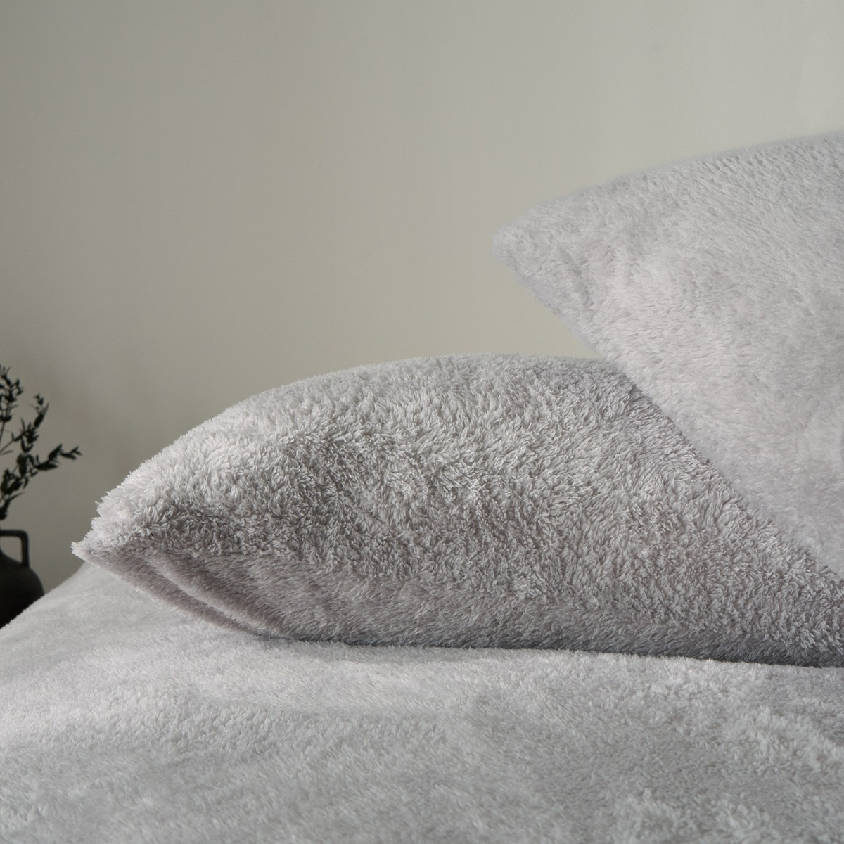 OHS Teddy Fleece Pillowcases - Grey>
