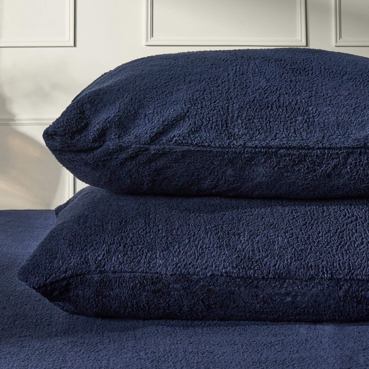 Teddy Fleece Plain Pink Pillow Cases 2 Pack, 100% Polyester Thermal Warm & Cozy Pair Of Soft