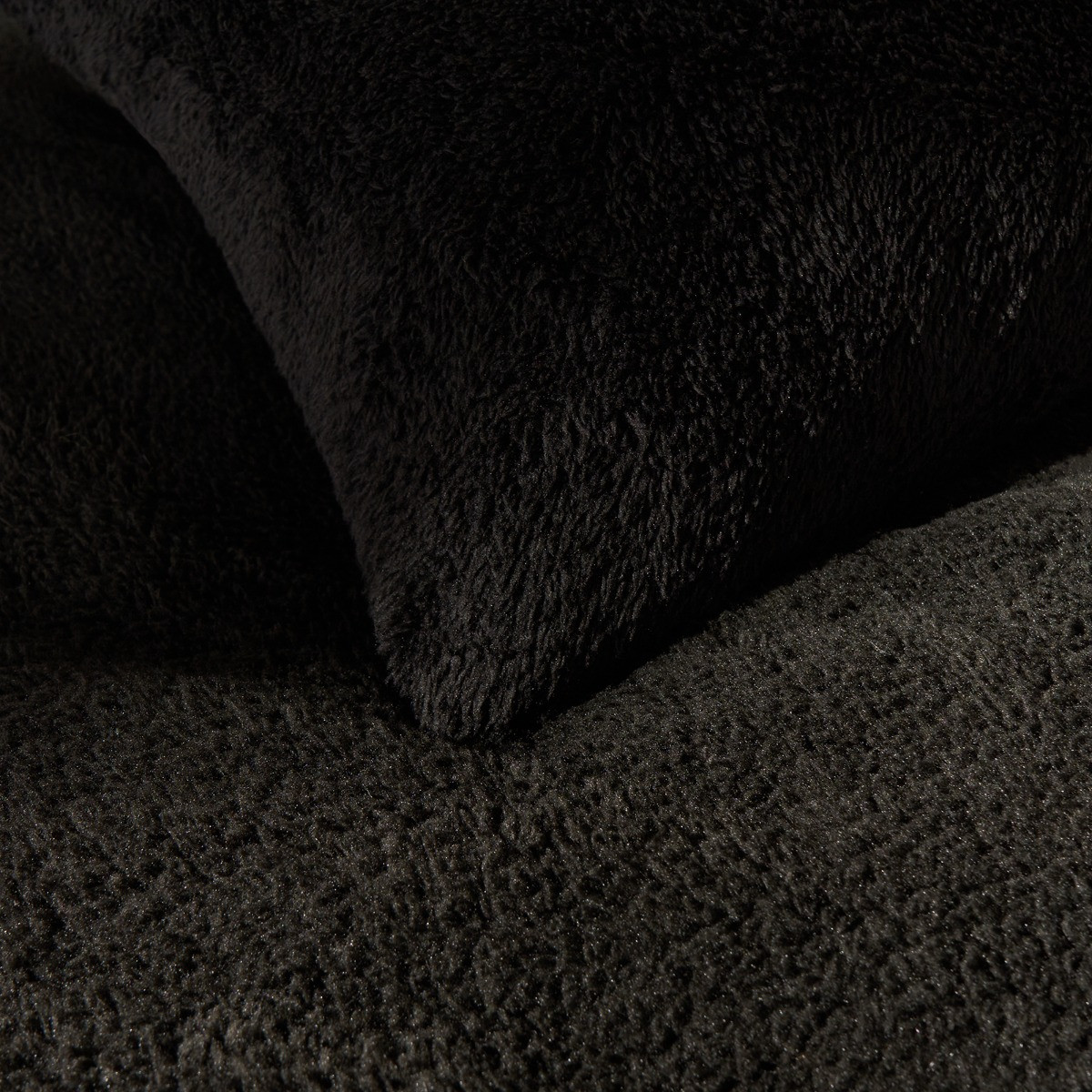 OHS Teddy Fleece Pillowcases - Black>
