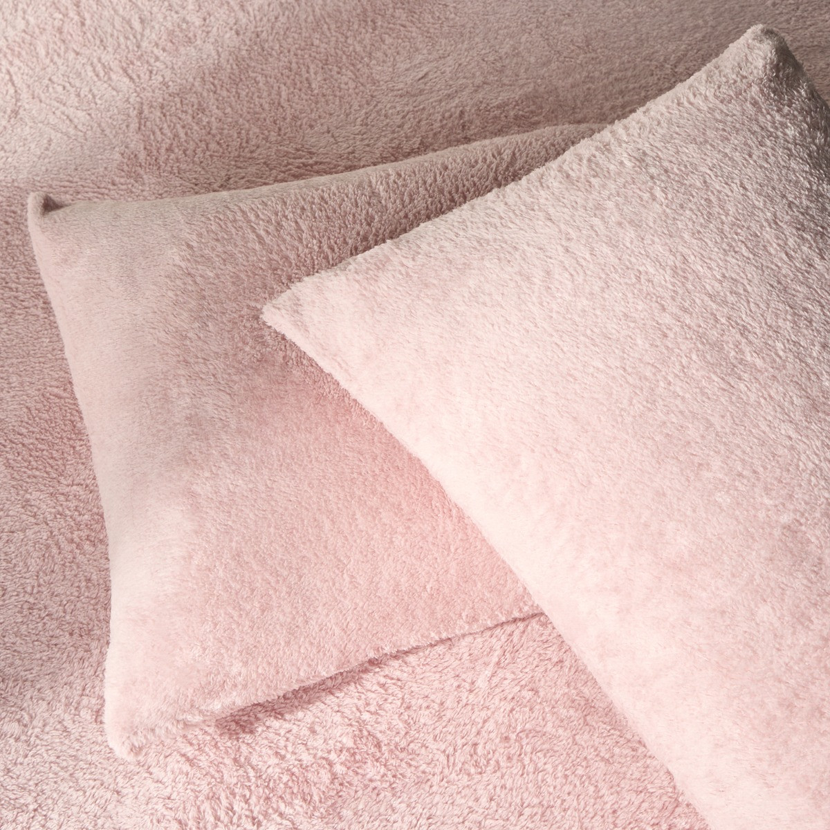 OHS Teddy Fleece Pillowcases - Pink>