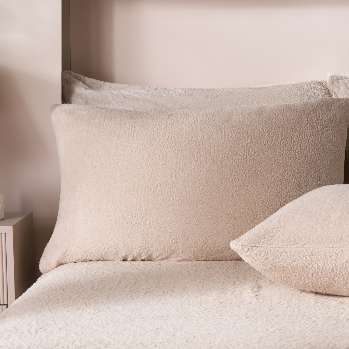OHS Teddy Fleece Pillowcases - Stone>