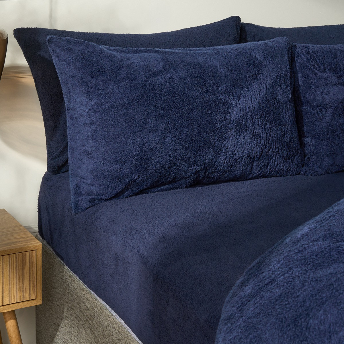 OHS Teddy Fleece Fitted Sheet, Navy - Single >