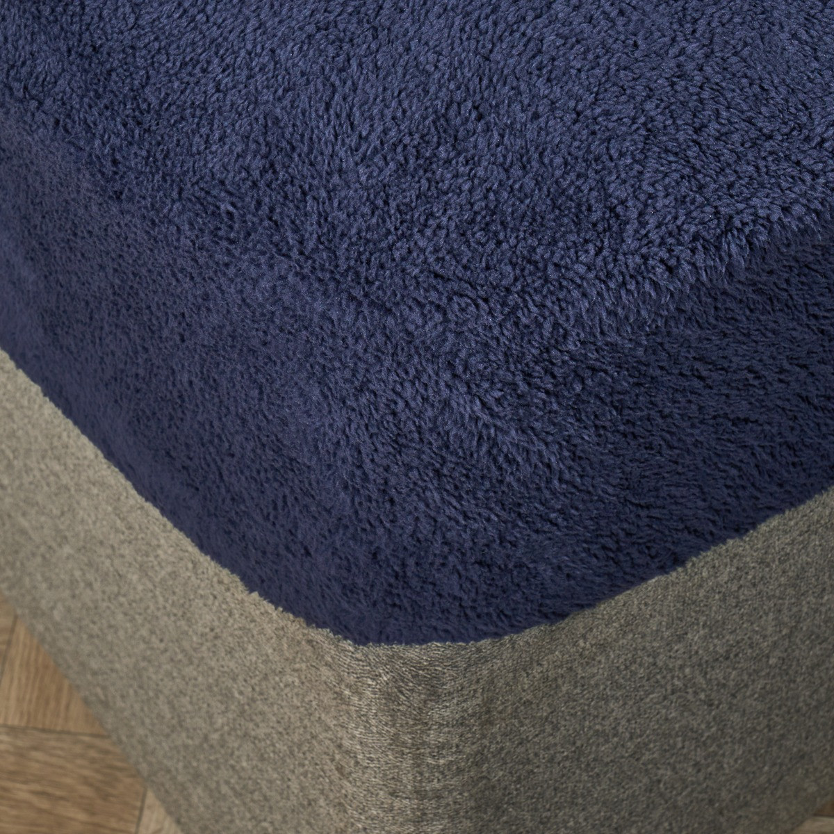 OHS Teddy Fleece Fitted Sheet, Navy - Single >