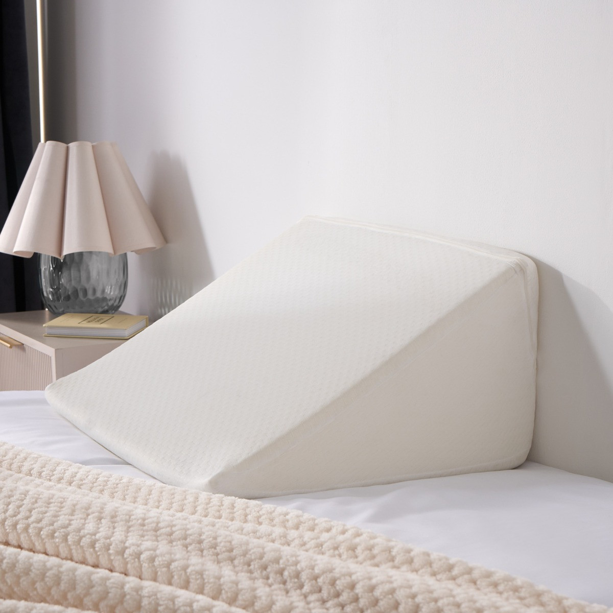OHS Orthopaedic Foam Wedge Pillow - White>