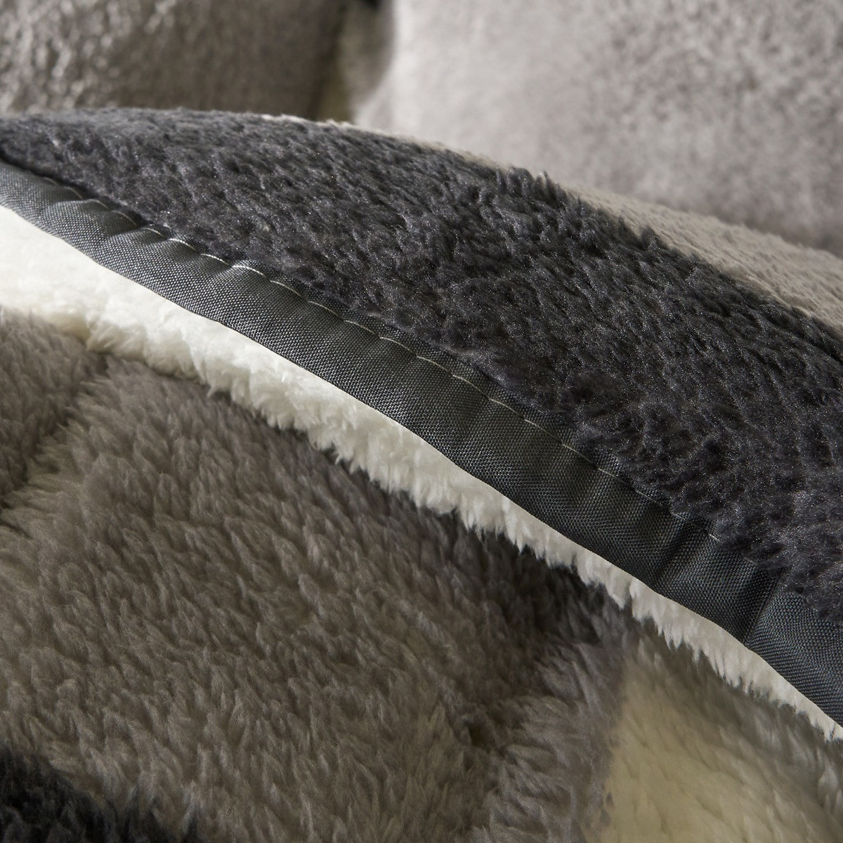 OHS Teddy Gingham Coverless 10.5 Duvet & Pillowcases - Monochrome>