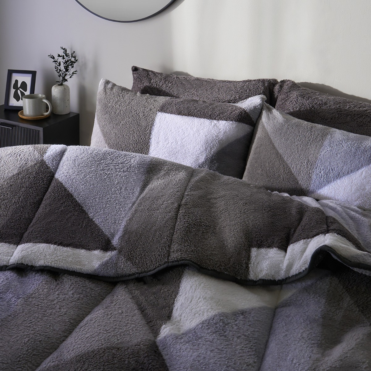 OHS Teddy Geometric Coverless 10.5 Duvet & Pillowcases, Grey - King>