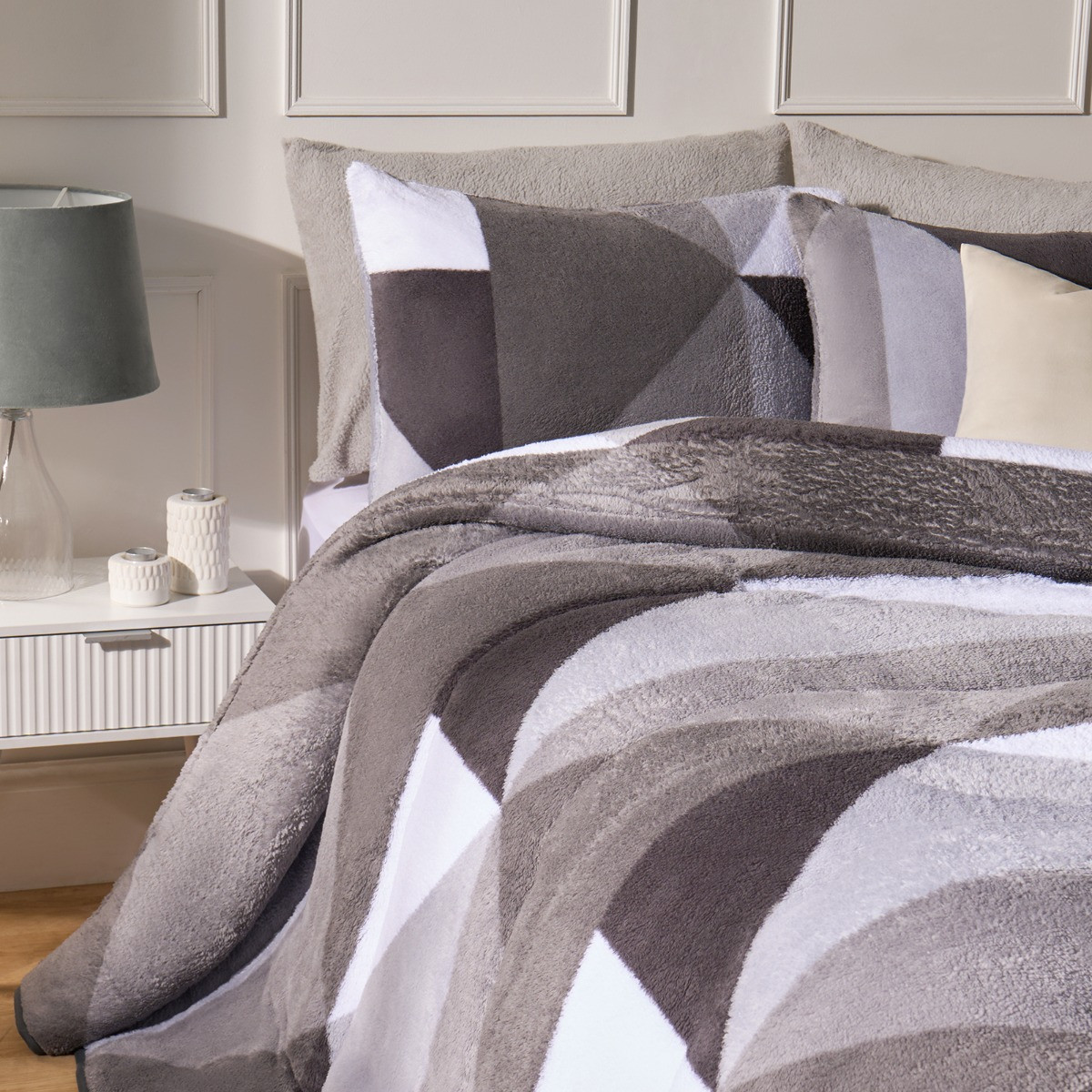 OHS Teddy Geometric Coverless 10.5 Duvet & Pillowcases - Grey>