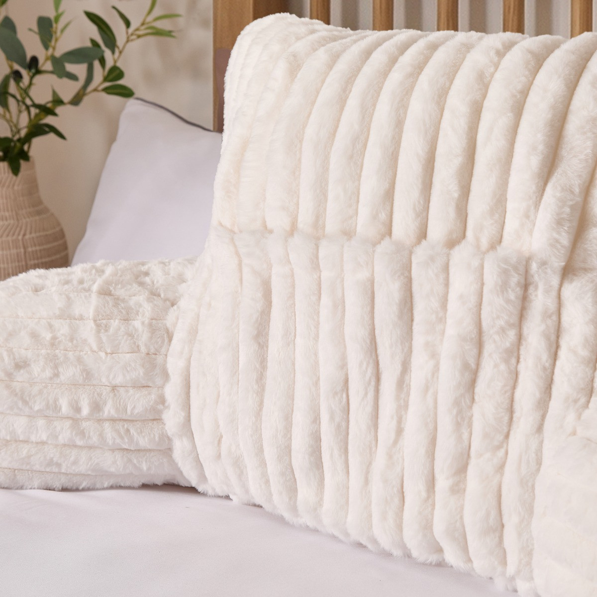 OHS Ribbed Faux Fur Cuddle Cushion with Heatable Pocket - Cream>
