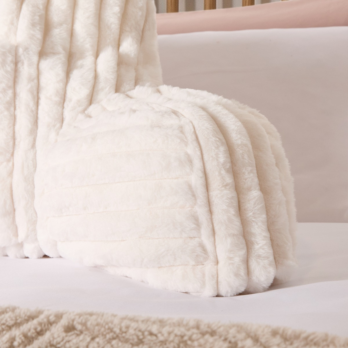 OHS Ribbed Faux Fur Cuddle Cushion with Heatable Pocket - Cream>