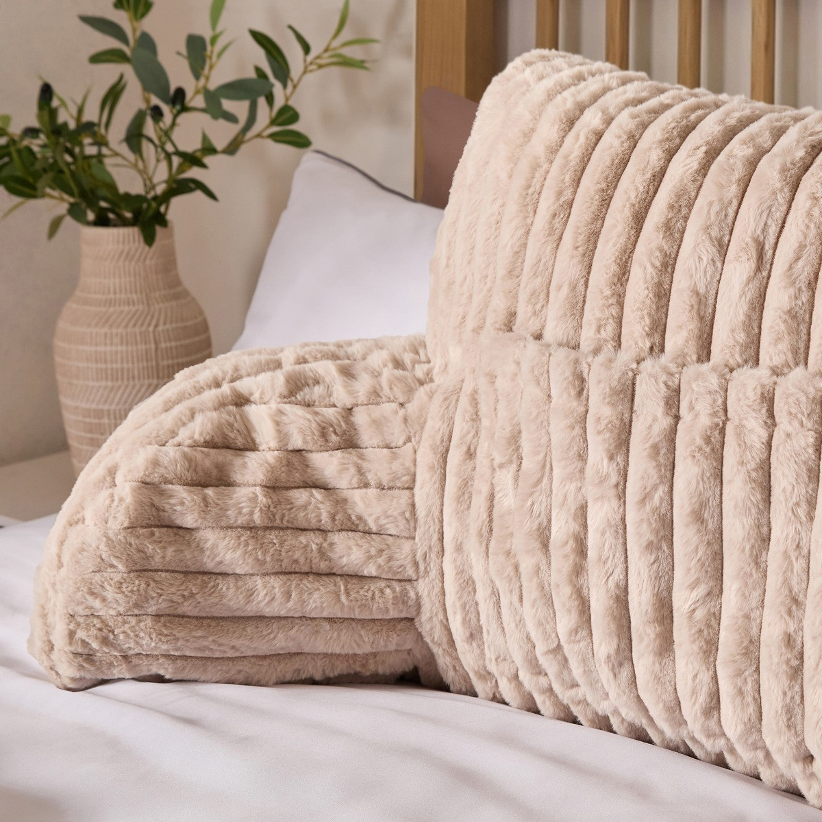 OHS Ribbed Faux Fur Cuddle Cushion with Heatable Pocket - Natural>