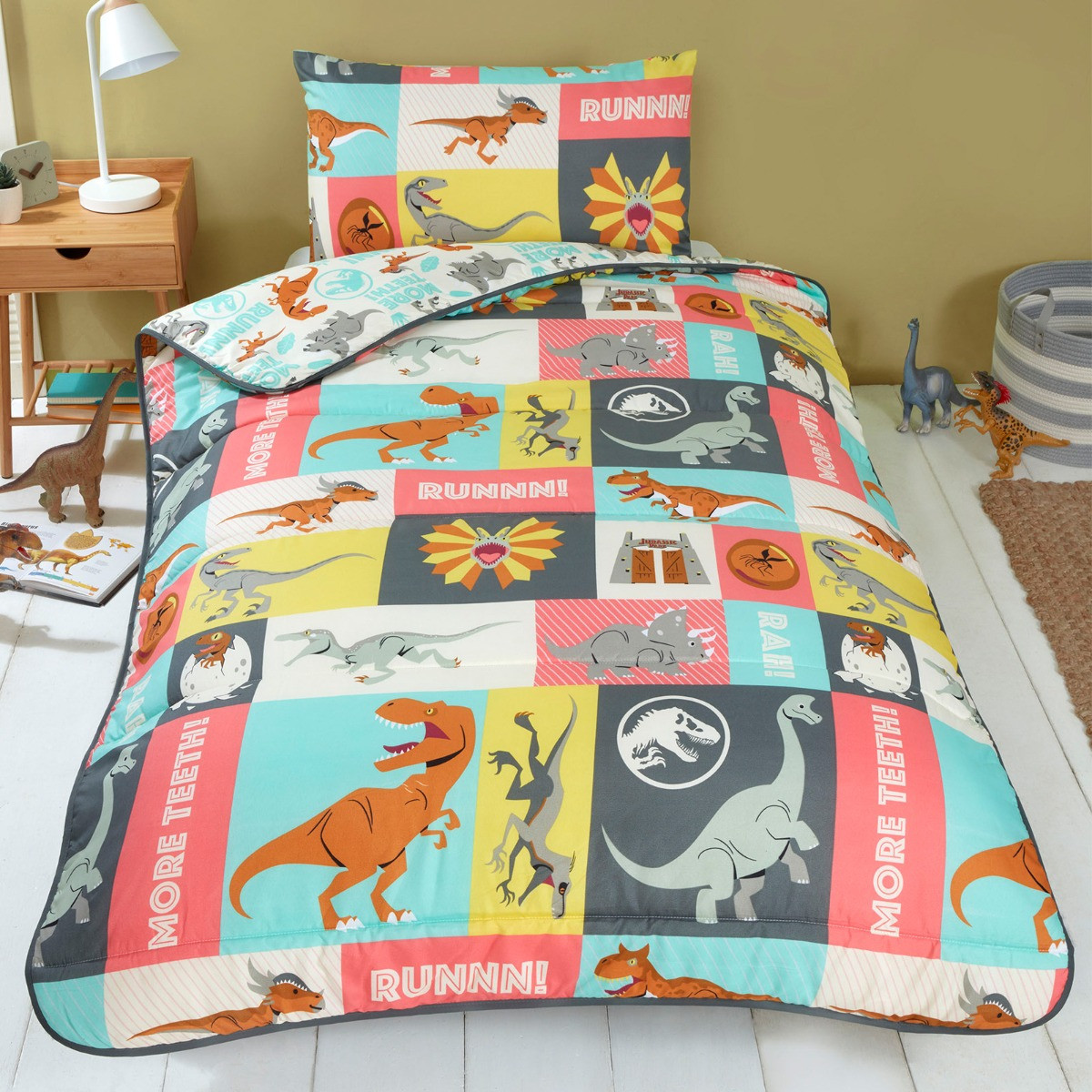 Jurassic World Dinosaur Patches Reversible Coverless Duvet Set, Multi - Junior>