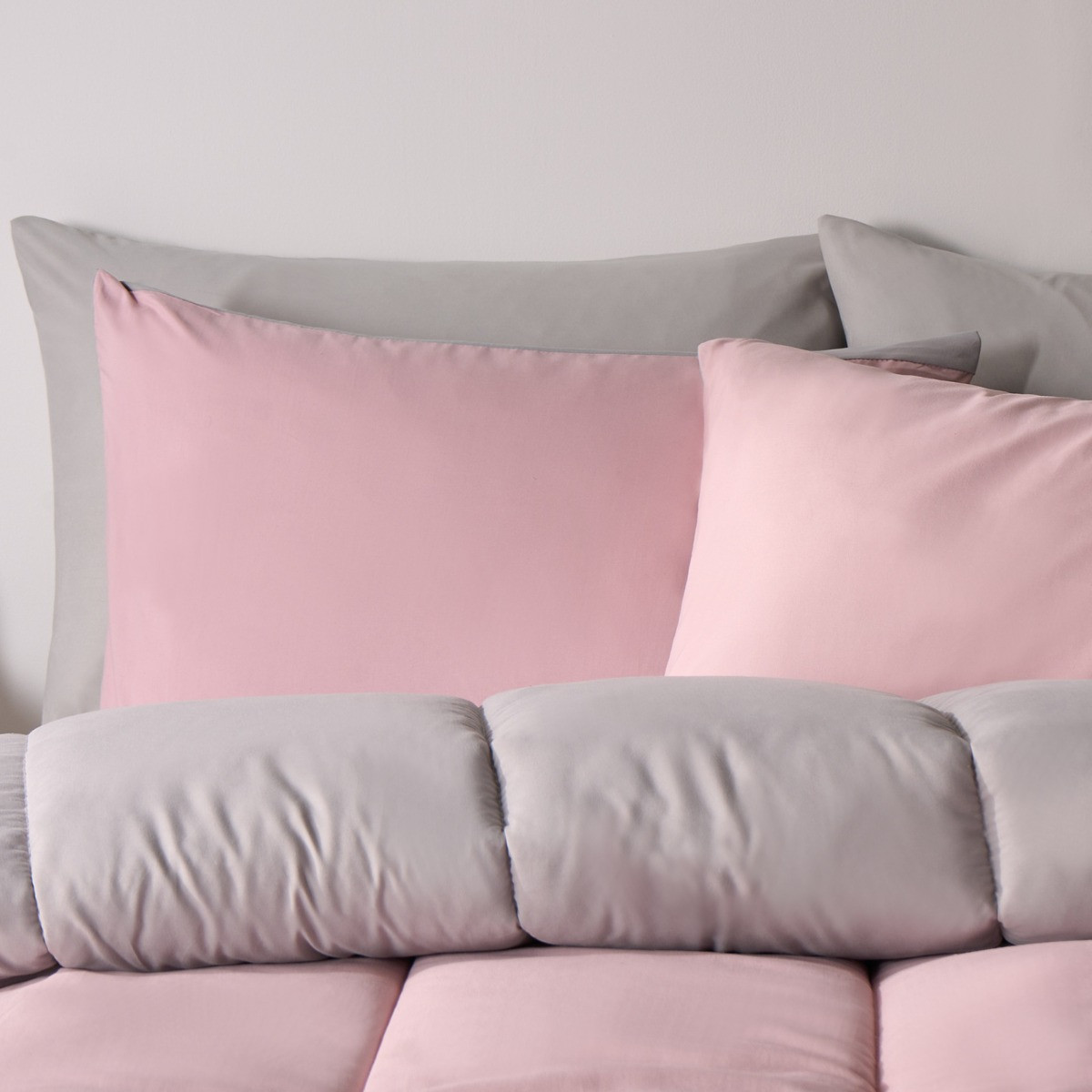 OHS Coverless 10.5 Tog Reversible Duvet & Pillowcase - Blush/Silver>