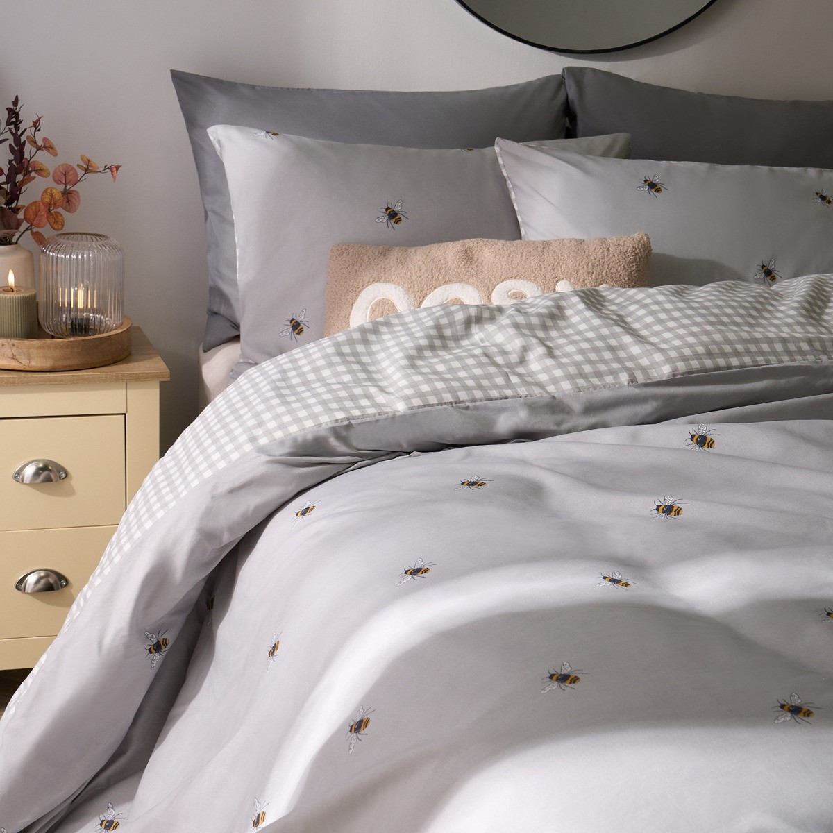 OHS Bee Print Reversible Gingham Duvet Cover Set - Grey>