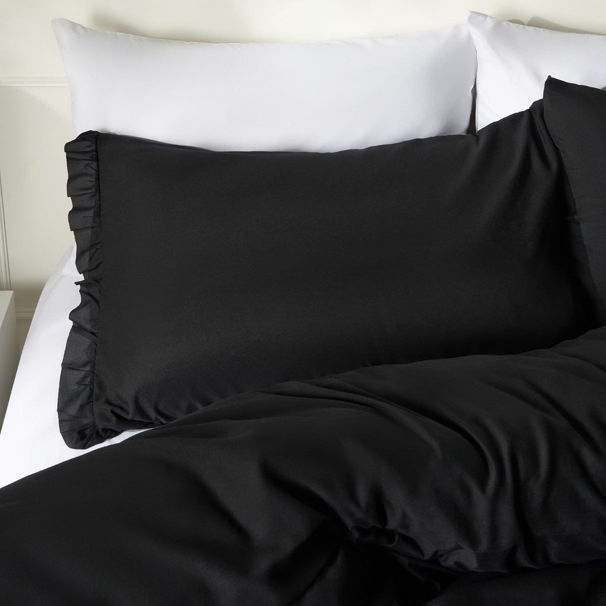 OHS Frill Edge Duvet Cover Set, Black - Superking>