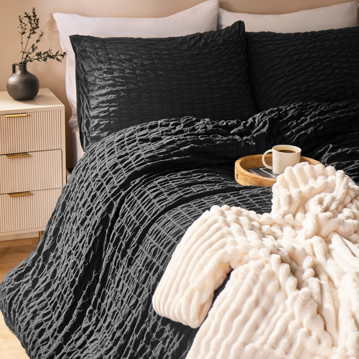 OHS Geometric Seersucker Duvet Cover Set - Black>