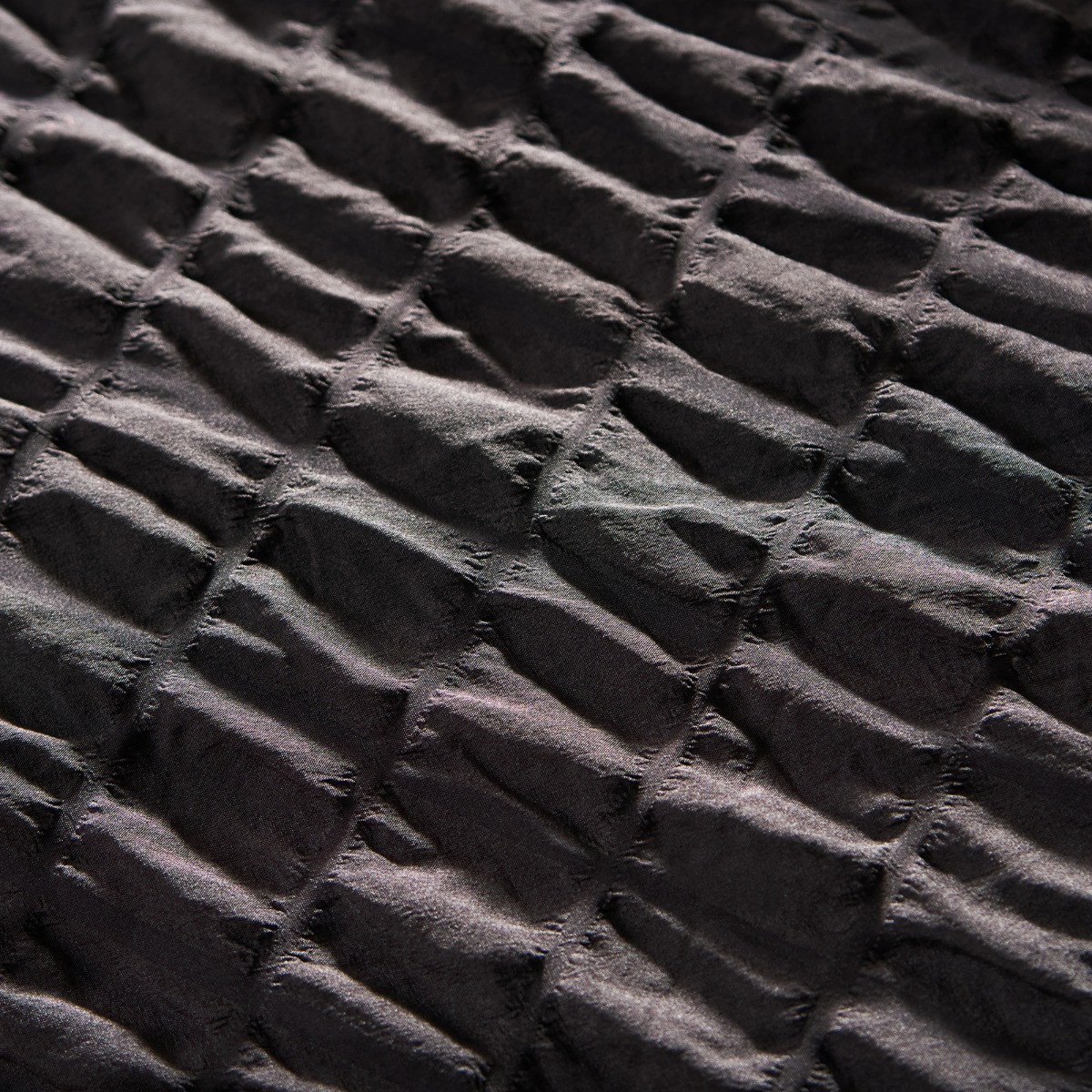 OHS Geometric Seersucker Duvet Set, Black - King>