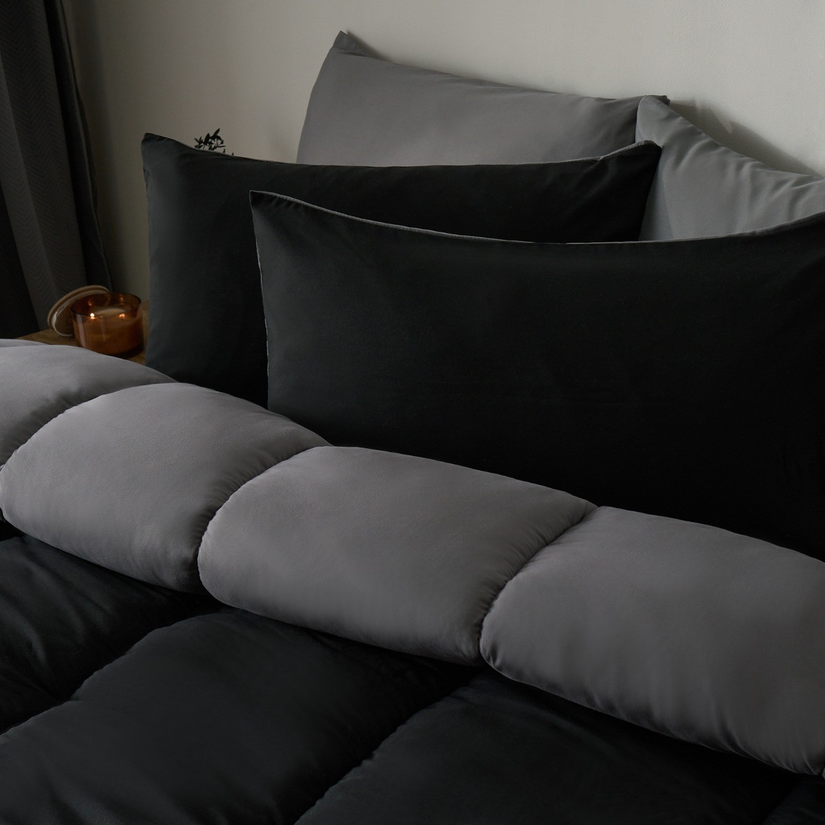 OHS Coverless 10.5 Tog Reversible Duvet & Pillowcase, Black/Grey - Single >