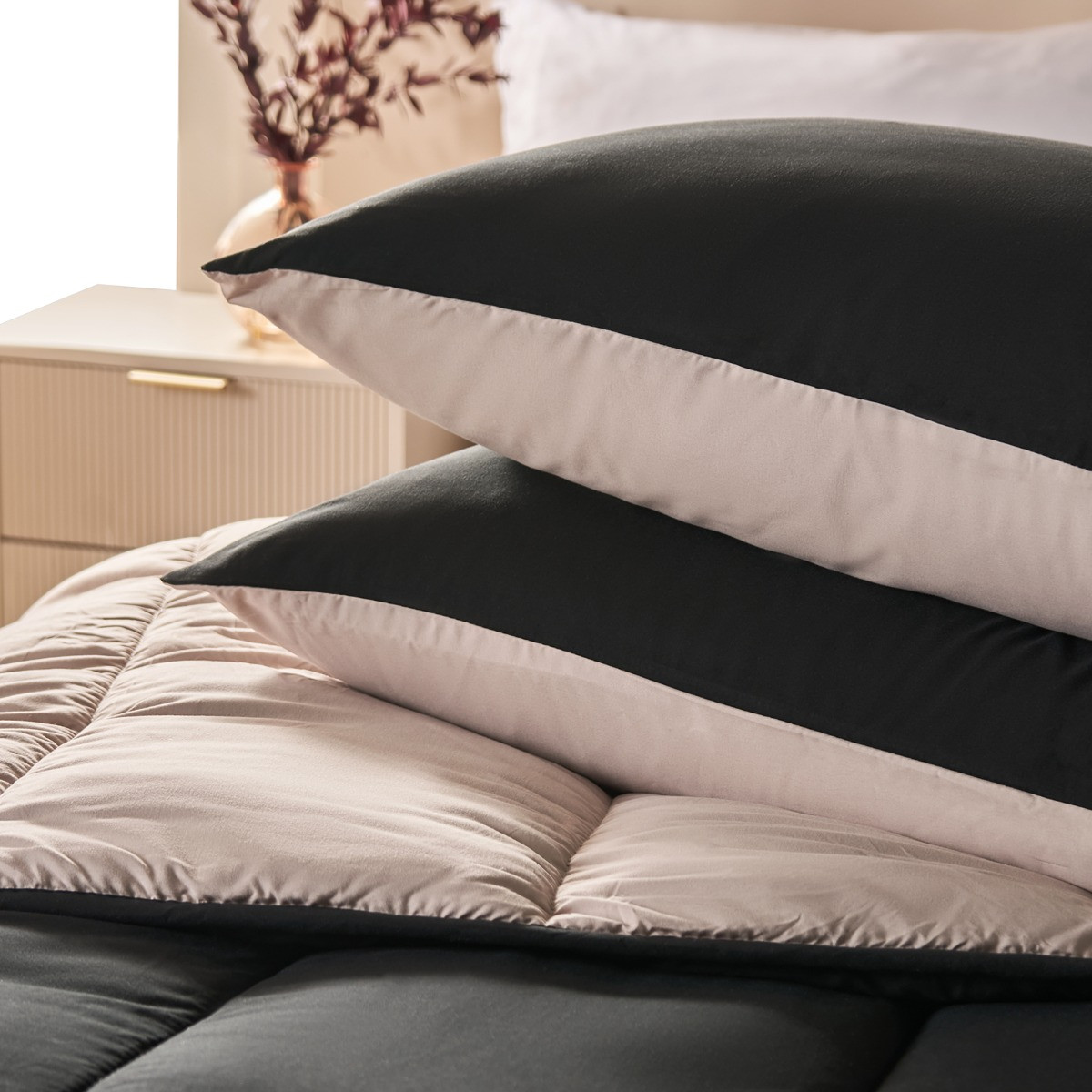 OHS Coverless 10.5 Tog Reversible Duvet & Pillowcase, Black/Stone - Double>