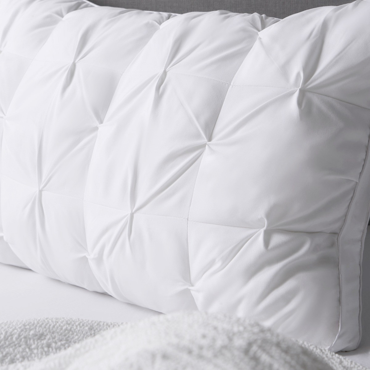 OHS Quilted Hotel Pillow - White>
