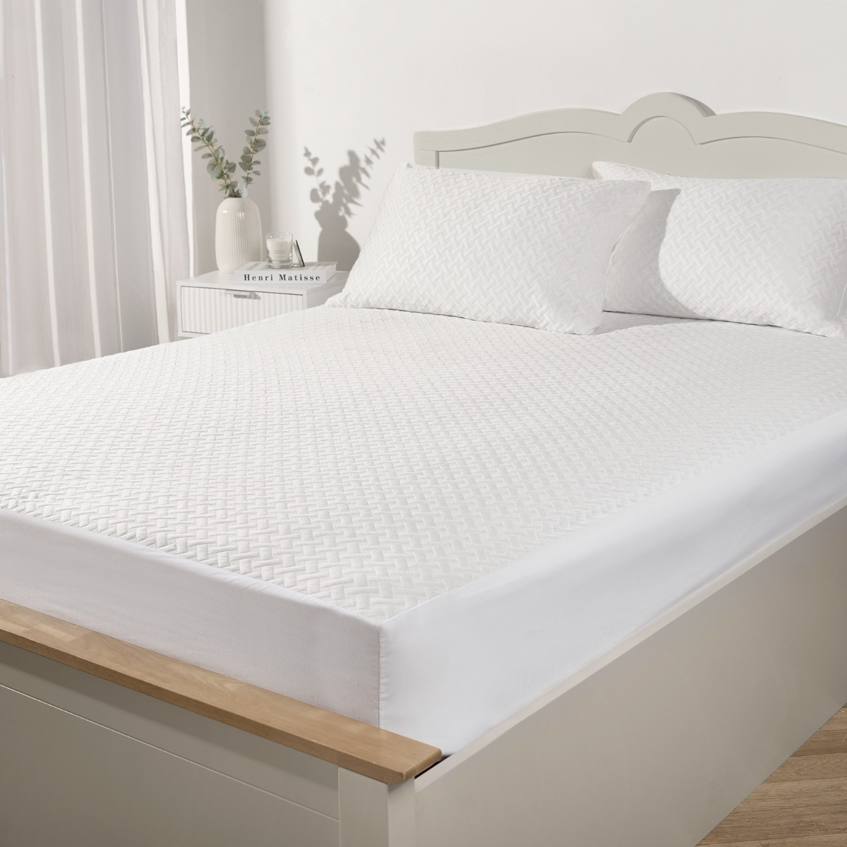 OHS Cooling Mattress Protector, White - Double>
