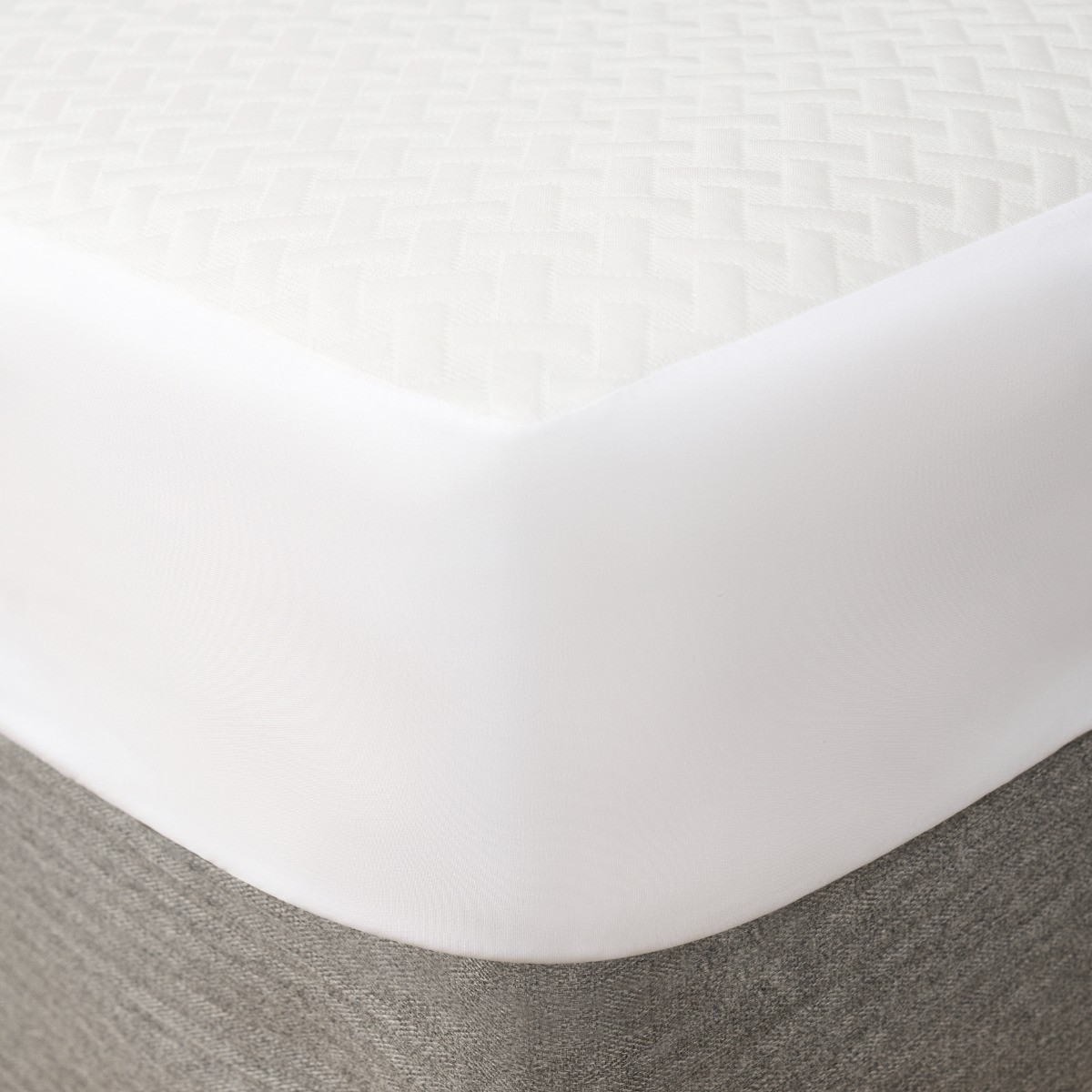 OHS Cooling Mattress Protector, White - Double>