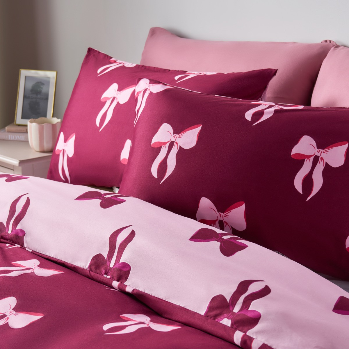 OHS Bow Print Reversible Duvet Cover Set, Burgundy/Pink - Single>