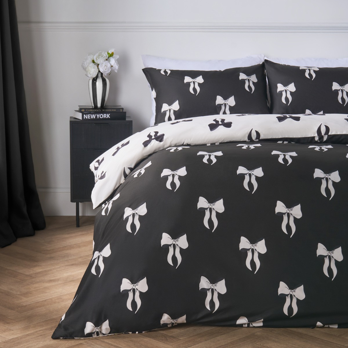 OHS Bow Print Reversible Duvet Cover Set, Monochrome -Double>