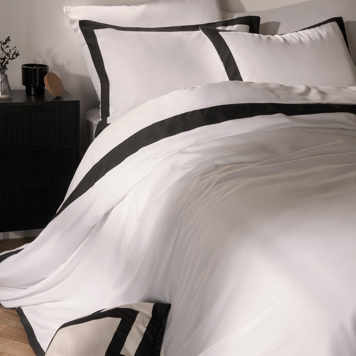 OHS Contrast Border Duvet Cover Set - Monochrome>