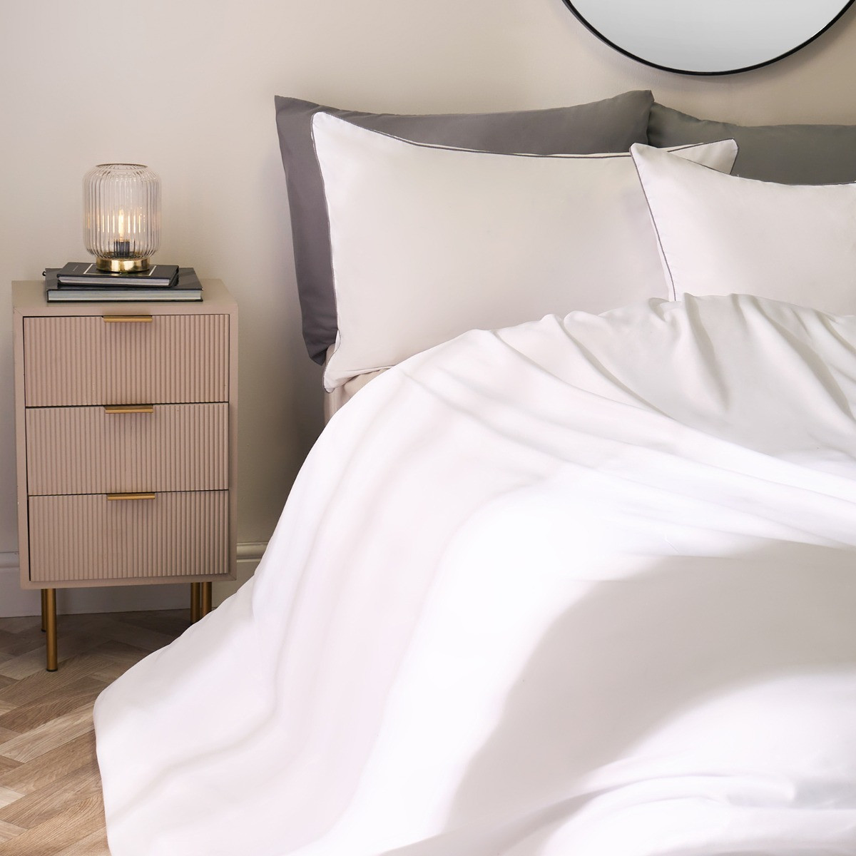 OHS Piped Edge Duvet Cover Set, White/Charcoal - Single>