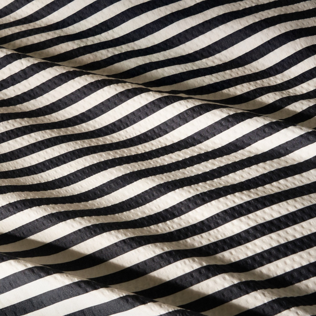 OHS Waffle Stripe Luxury Duvet Cover Set, Black/ Off White - King>