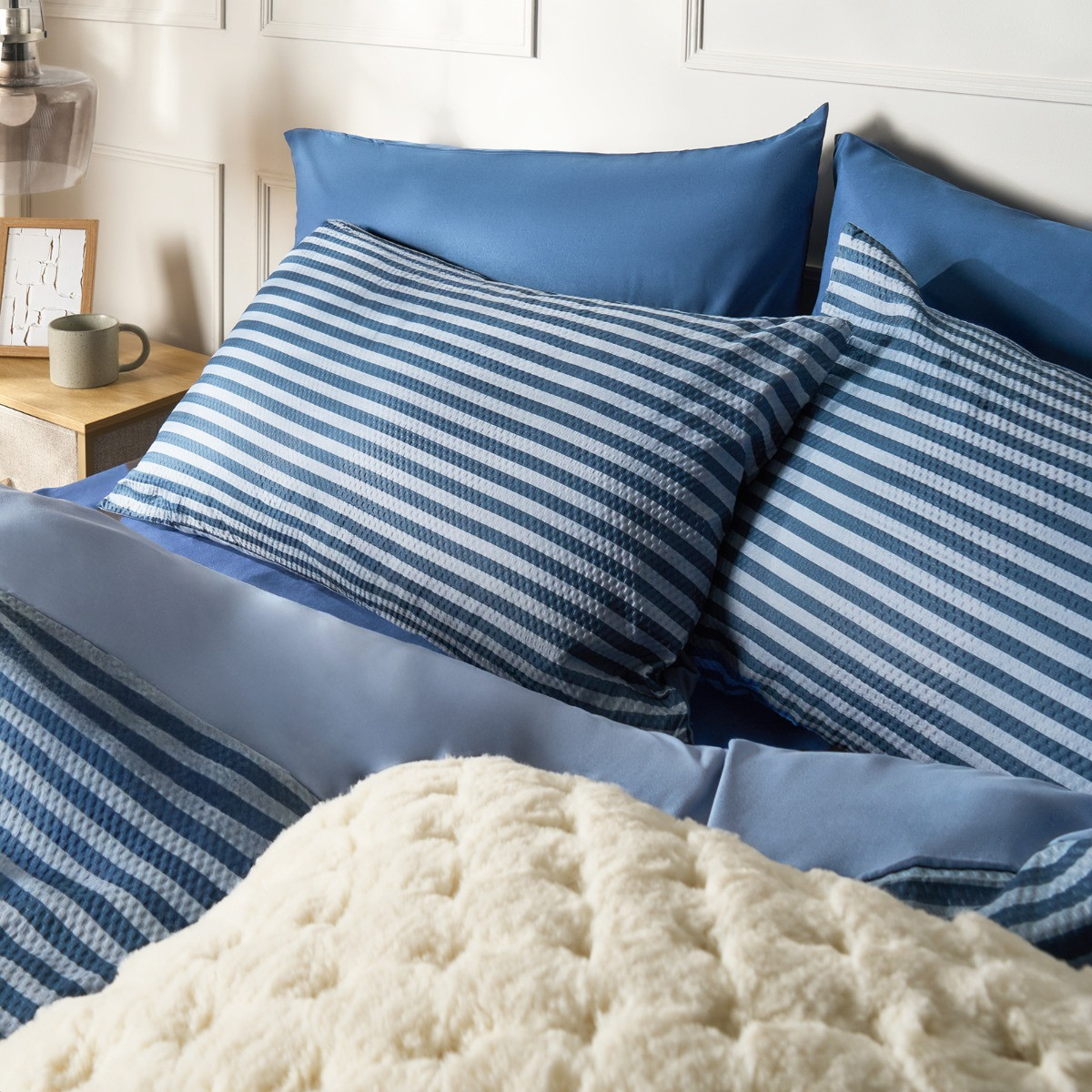 OHS Waffle Stripe Luxury Duvet Cover Set, Blue - Super King>