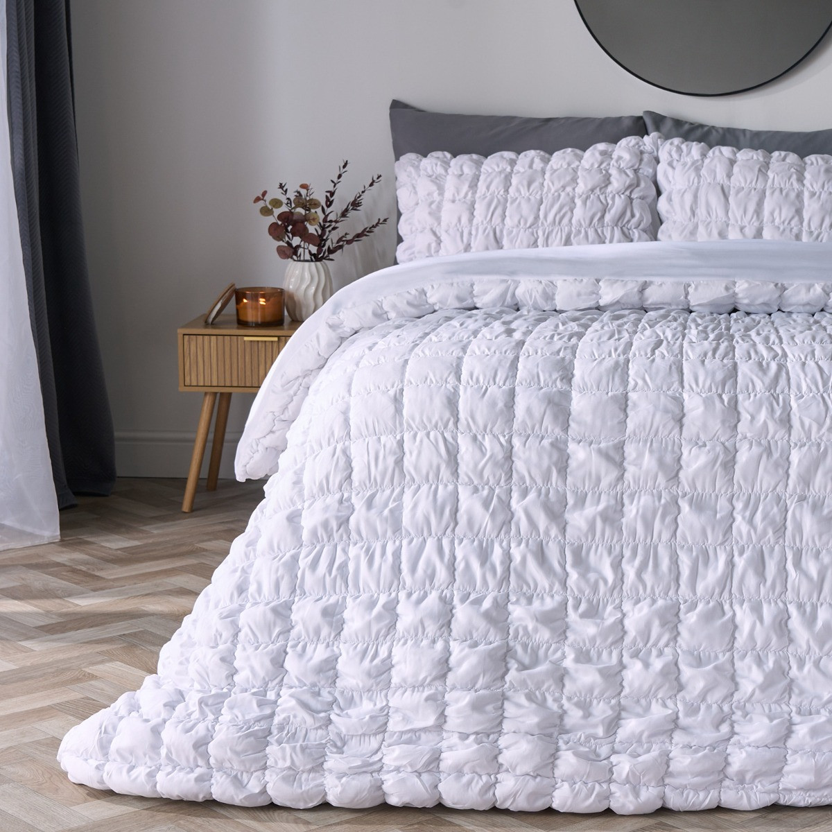 OHS Quilted Seersucker Duvet Cover Set, White - King>