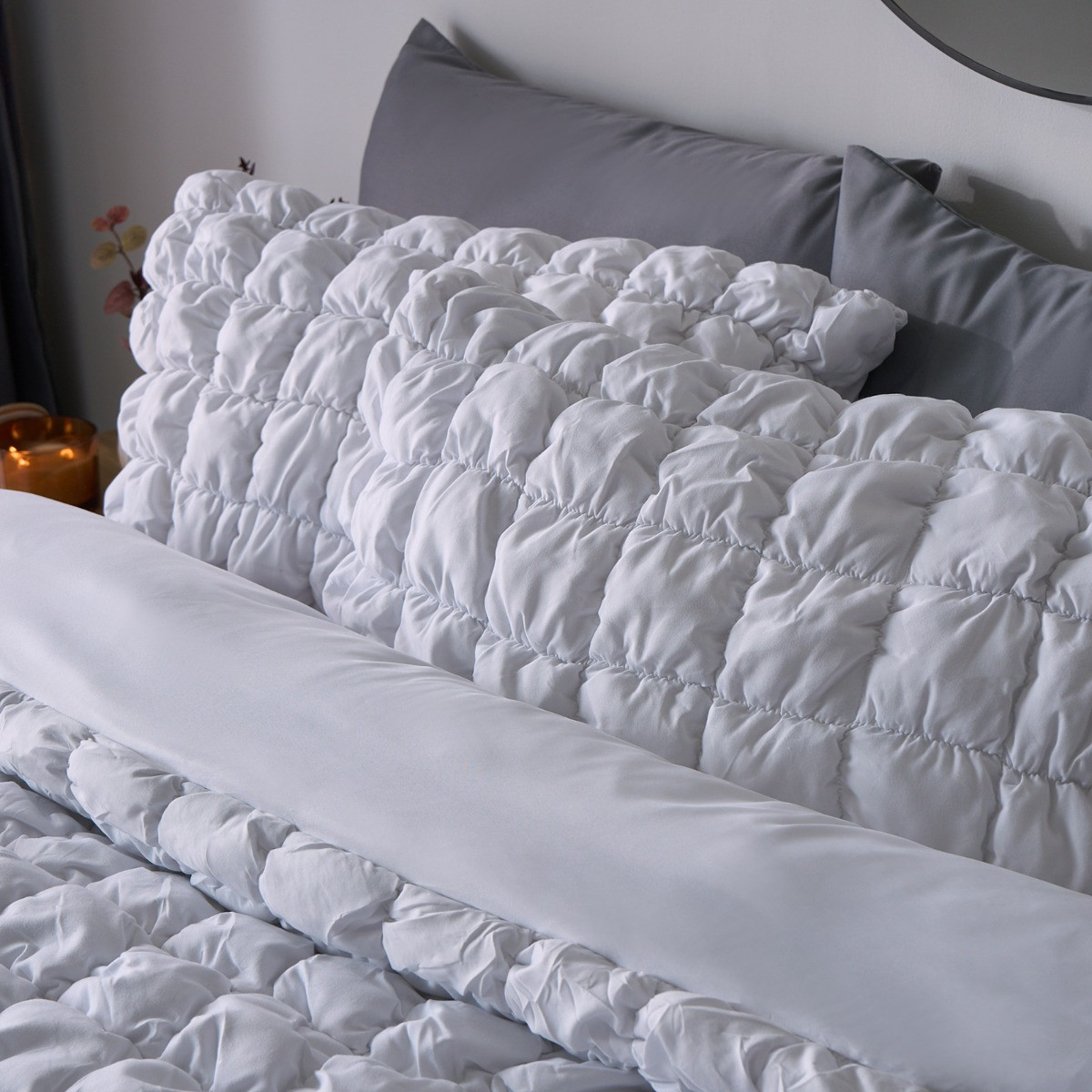 OHS Quilted Seersucker Duvet Cover Set - White >