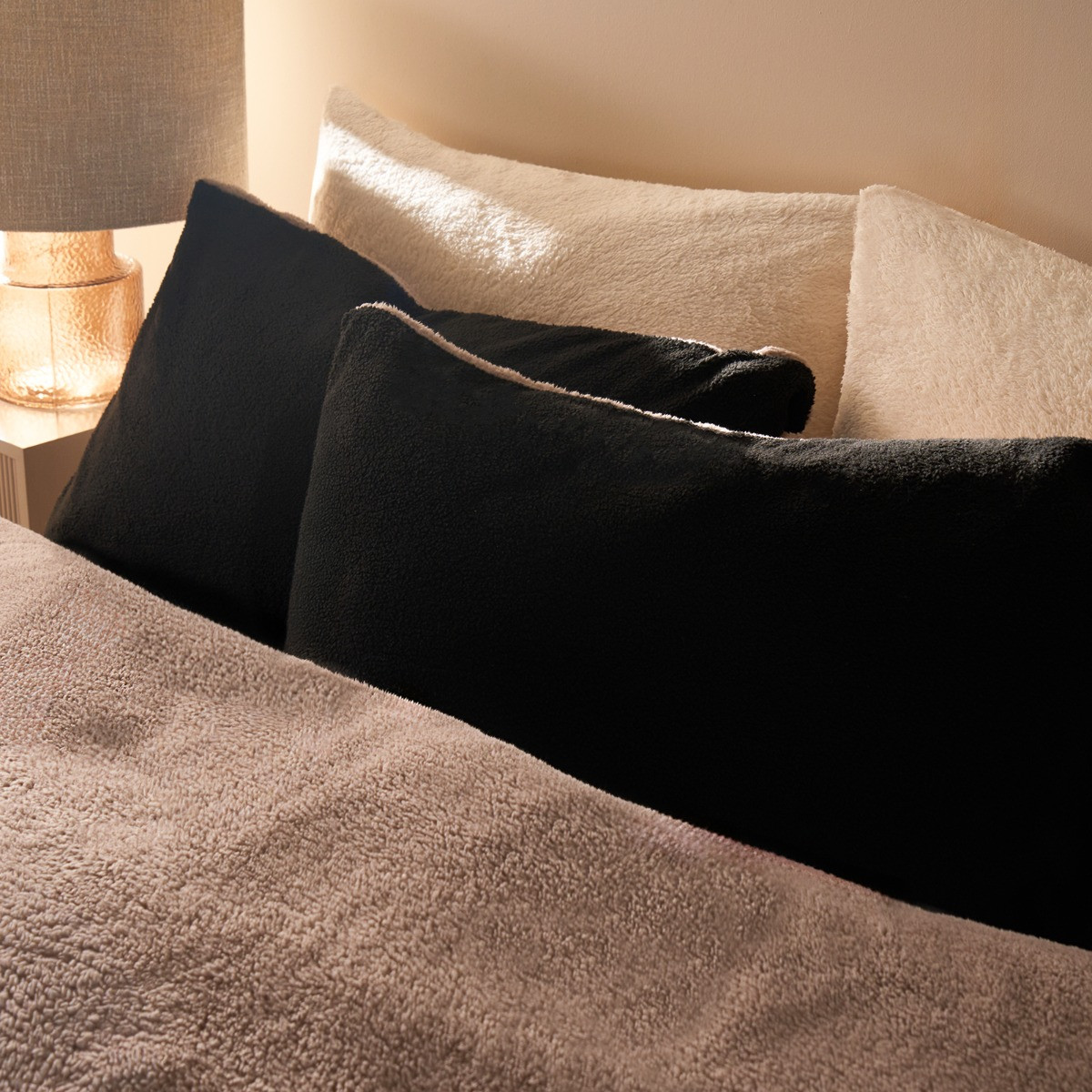 OHS Teddy Fleece Reversible Duvet Cover Set - Black/Natural>