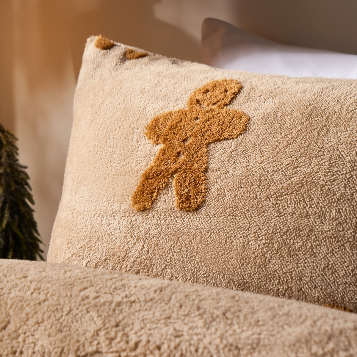 OHS Tufted Gingerbread Man Teddy Duvet Cover Set, Natural - Double>