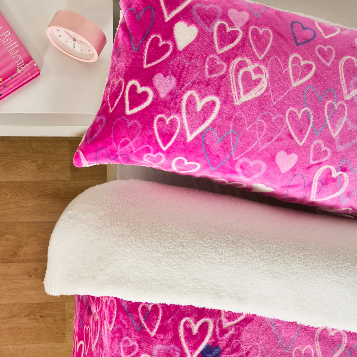 OHS Heart Printed Glow In The Dark Duvet Set - Pink>