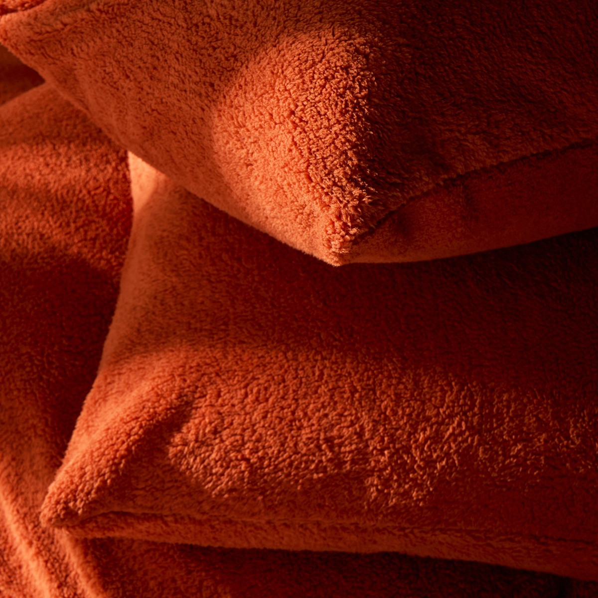 OHS Teddy Fleece Pillowcases - Rust>