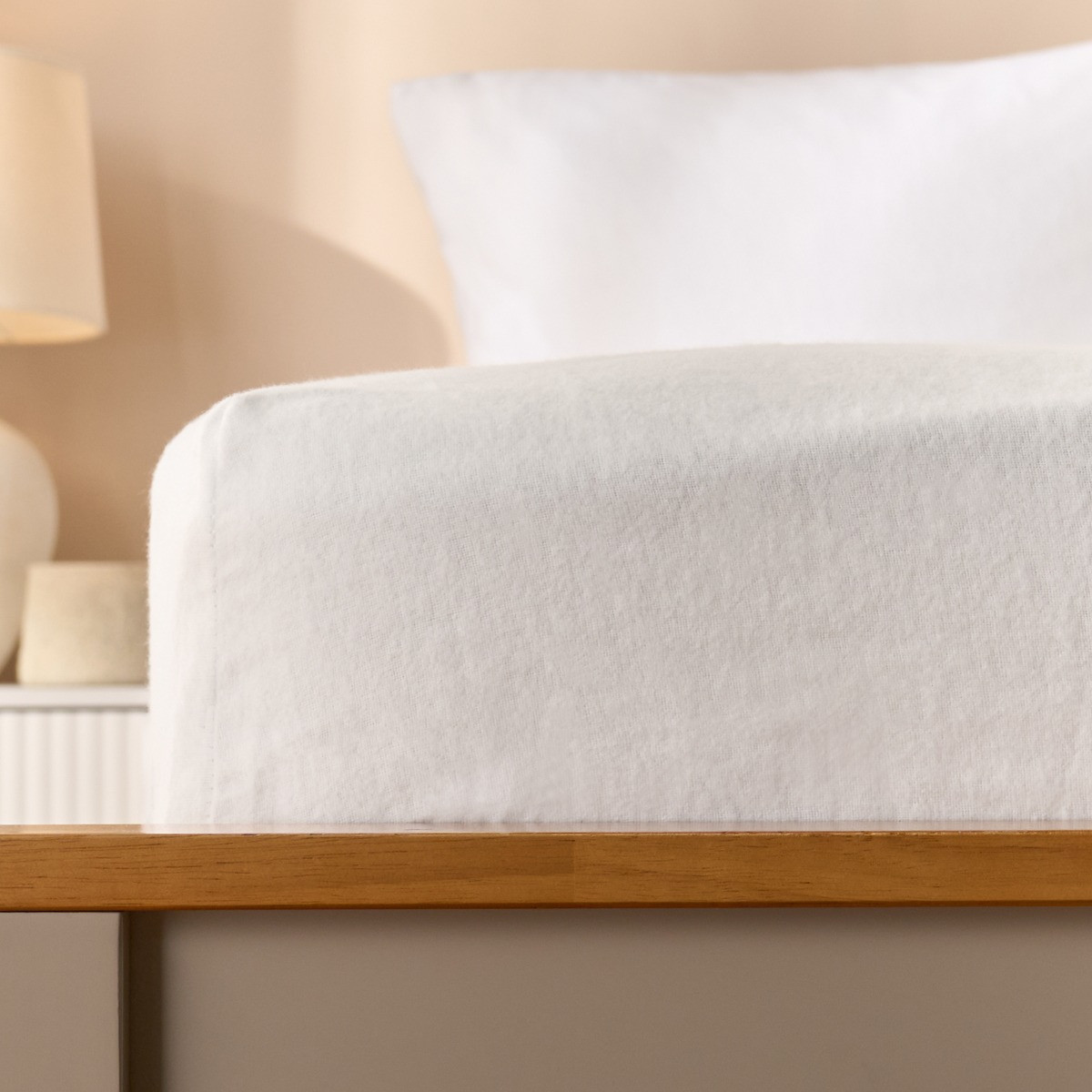 OHS Brushed Cotton Fitted Sheet, White - Single>