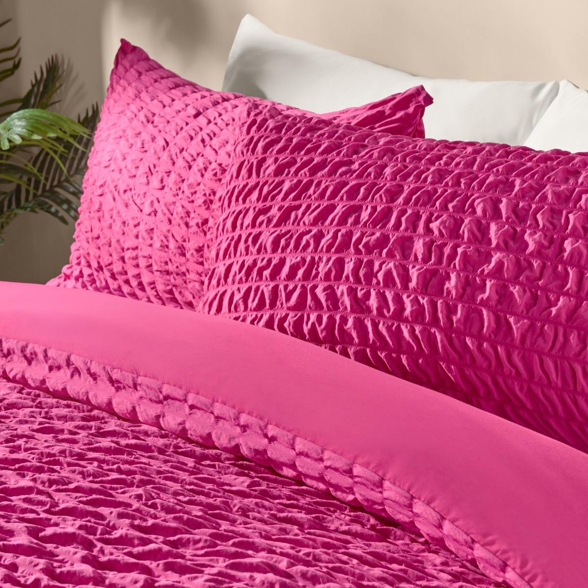 OHS Geometric Seersucker Duvet Cover Set, Hot Pink - King>
